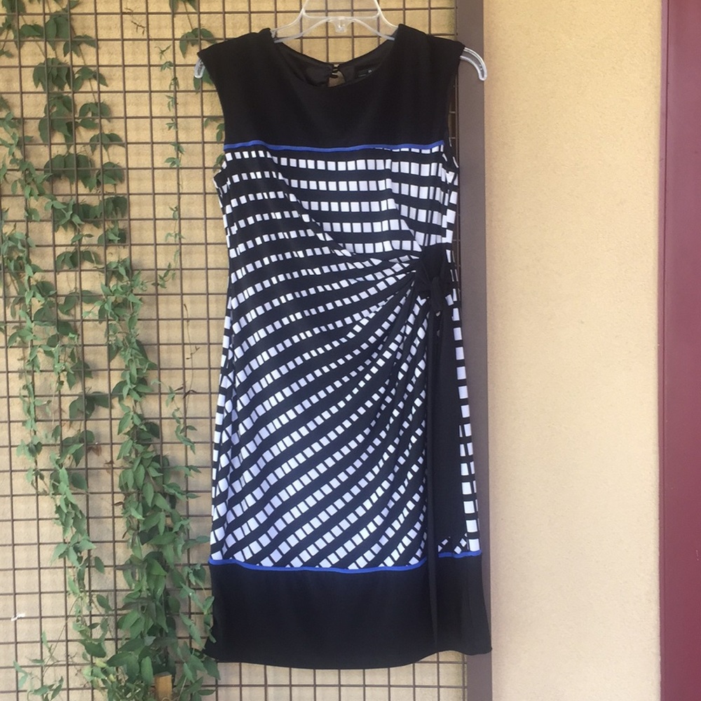 {R& K} Size Small Sleeveless Dress